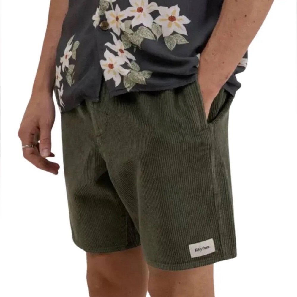 NWOT Rhythm Men’s Velvet Classic Board Bermuda Short Purple